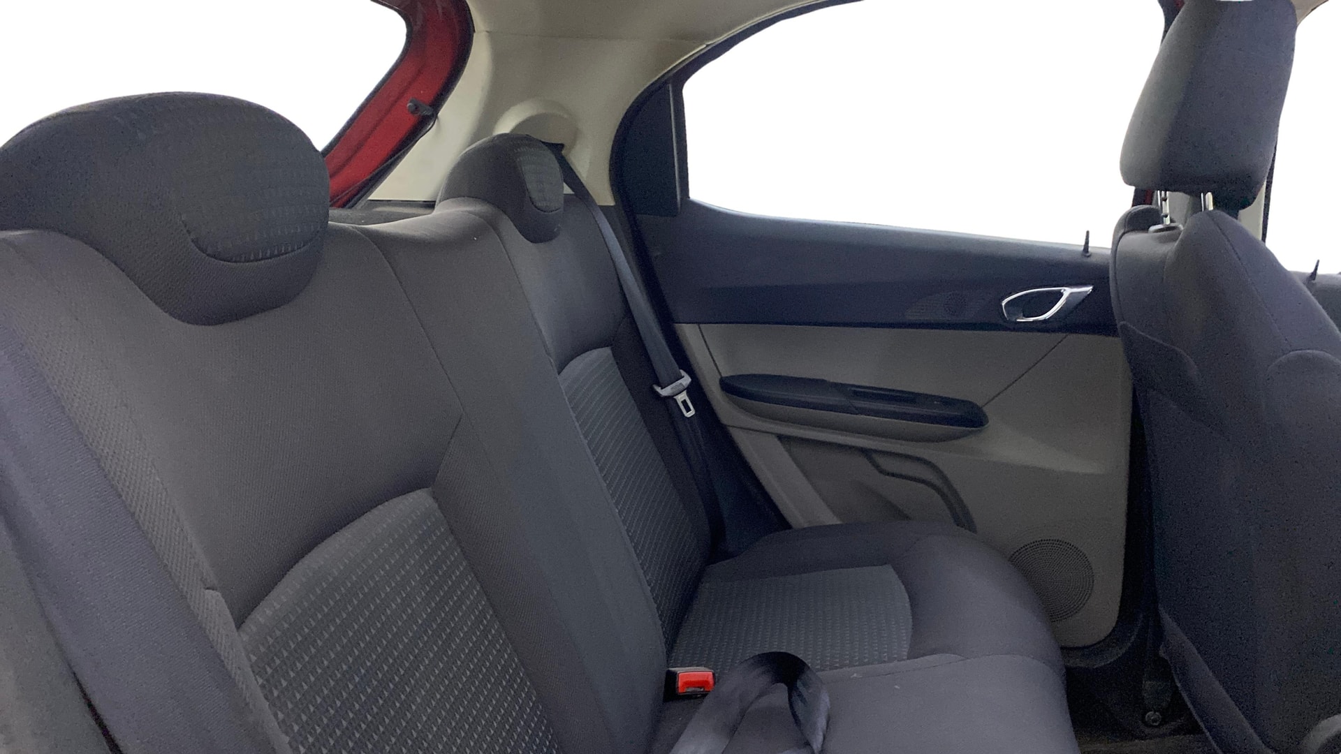 View 2017 Tata Tiago Revotorq XB Image 28 Used 2017 Tata Tiago Revotorq XB Image 28
