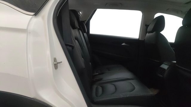 View MG Hector Image 31 Used MG Hector Image 31