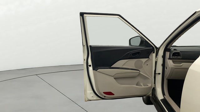 View Mahindra XUV300 Image 35 Used Mahindra XUV300 Image 35