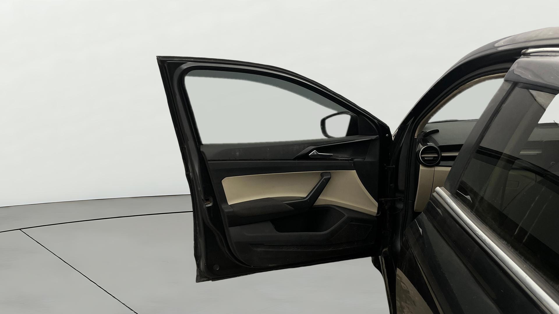 View 2023 Skoda Slavia Ambition 1.0 TSI AT Image 32 Used 2023 Skoda Slavia Ambition 1.0 TSI AT Image 32