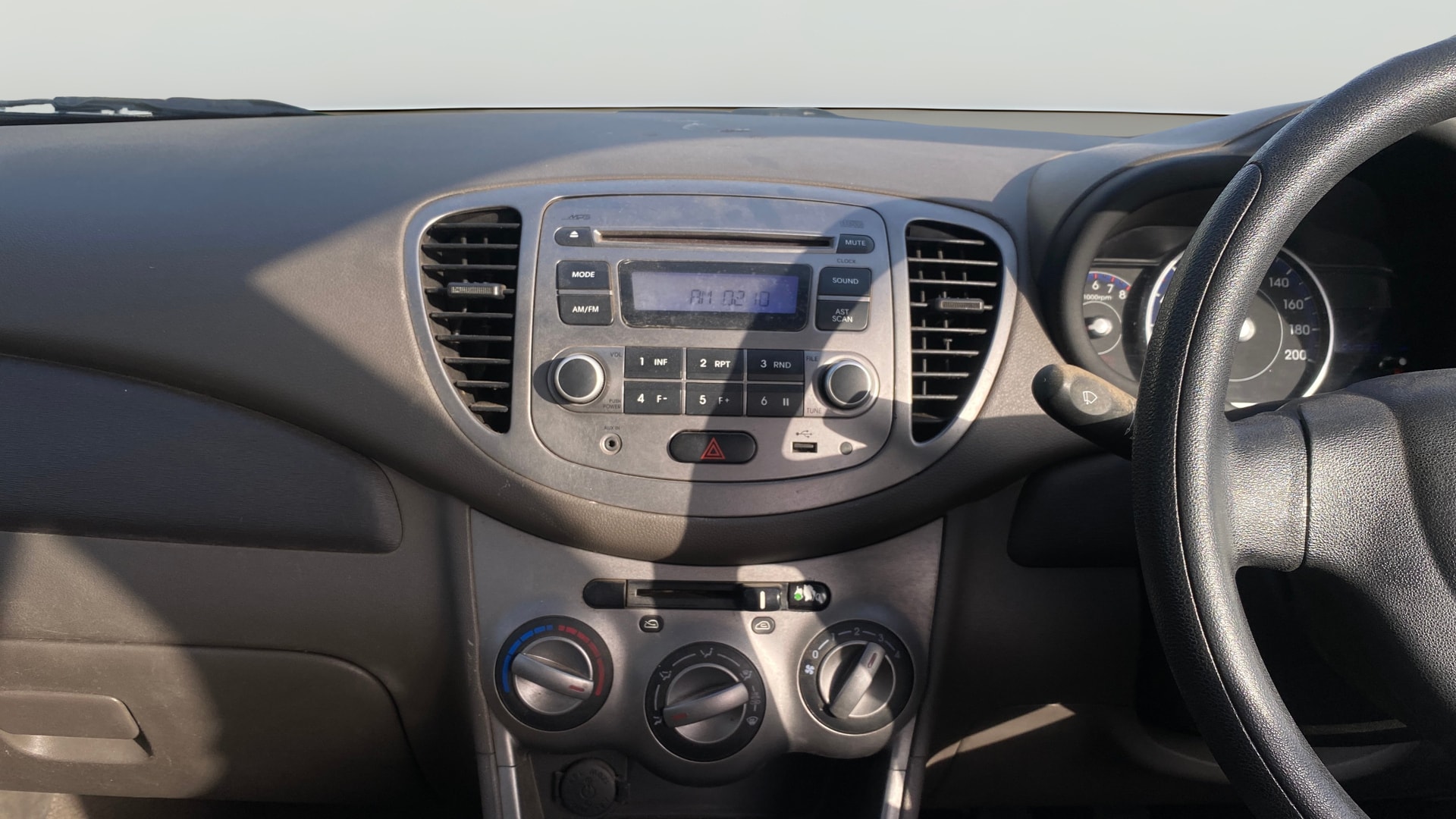 View 2014 Hyundai i10 1.1 Magna Image 34 Used 2014 Hyundai i10 1.1 Magna Image 34
