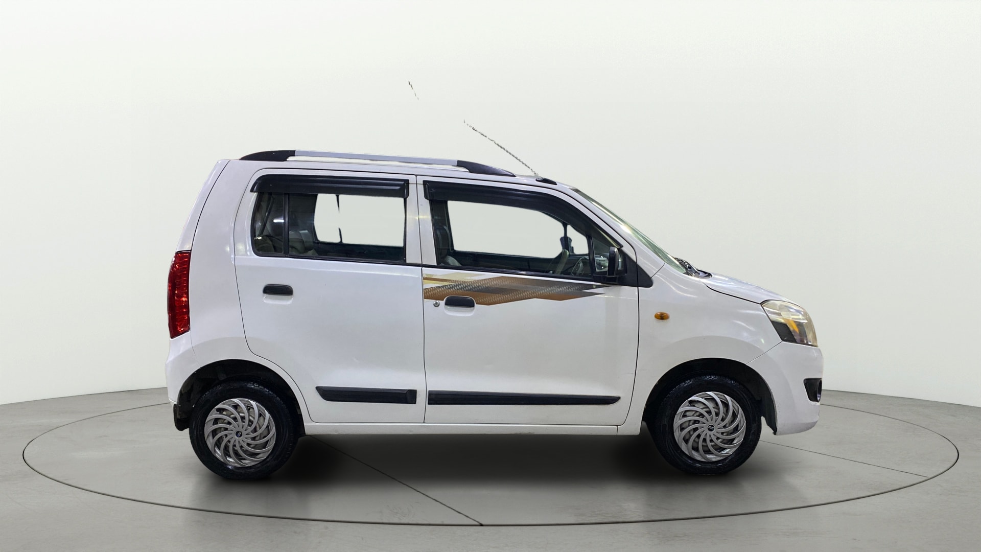 View 2017 Maruti Suzuki 1000 Base Variant Image 8 Used 2017 Maruti Suzuki 1000 Base Variant Image 8
