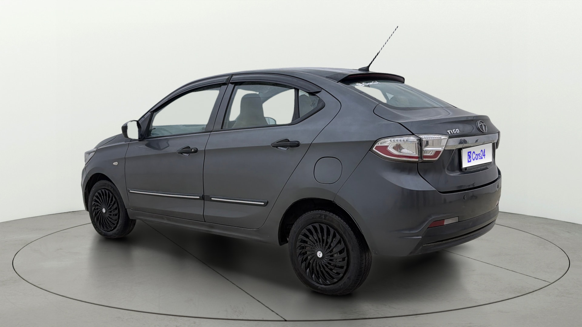 View 2022 Tata Tigor XE Diesel Image 2 Used 2022 Tata Tigor XE Diesel Image 2