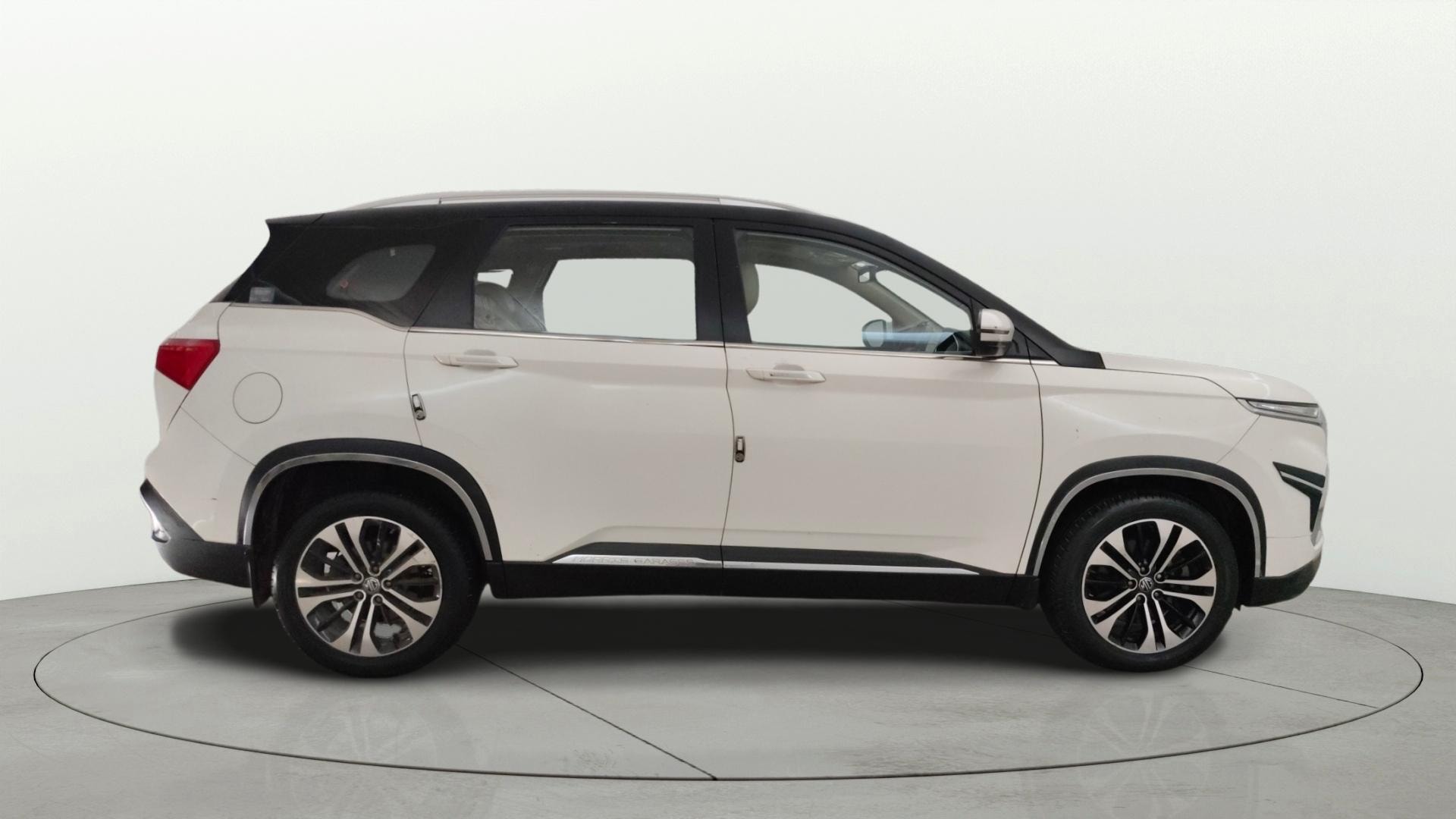 View 2021 MG Hector Sharp Diesel Image 9 Used 2021 MG Hector Sharp Diesel Image 9
