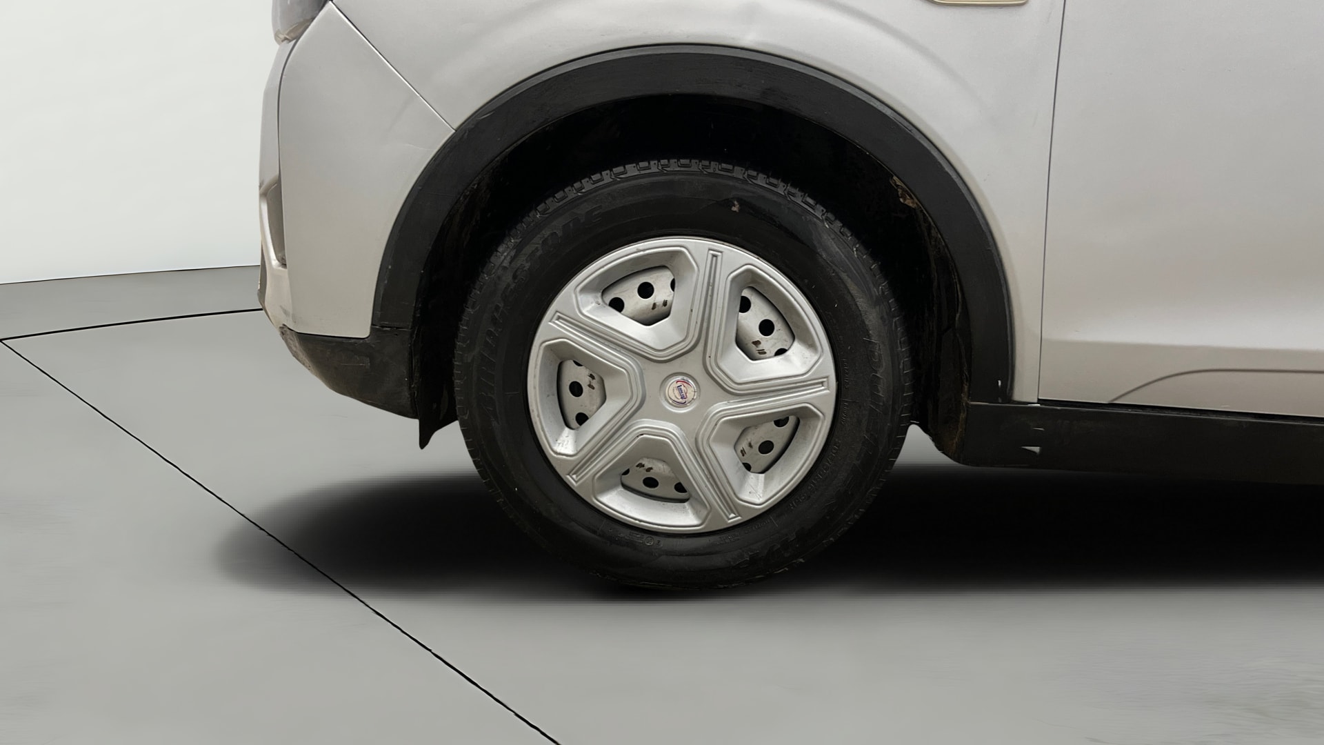 View 2021 Mahindra XUV300 W4 Petrol BS IV Image 33 Used 2021 Mahindra XUV300 W4 Petrol BS IV Image 33