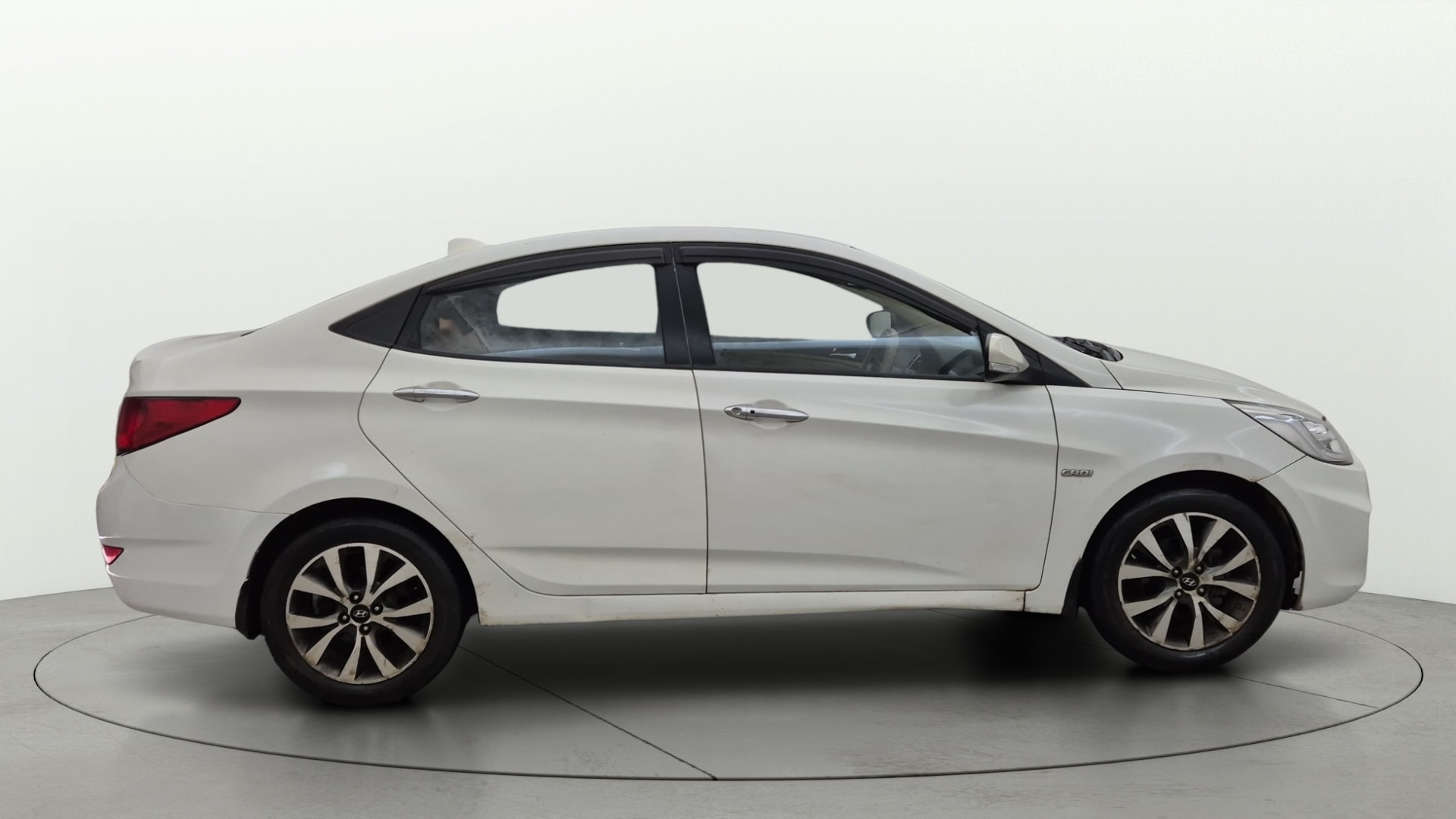 View 2014 Hyundai Fluidic Verna 1.6 CRDI SX AT Image 8 Used 2014 Hyundai Fluidic Verna 1.6 CRDI SX AT Image 8