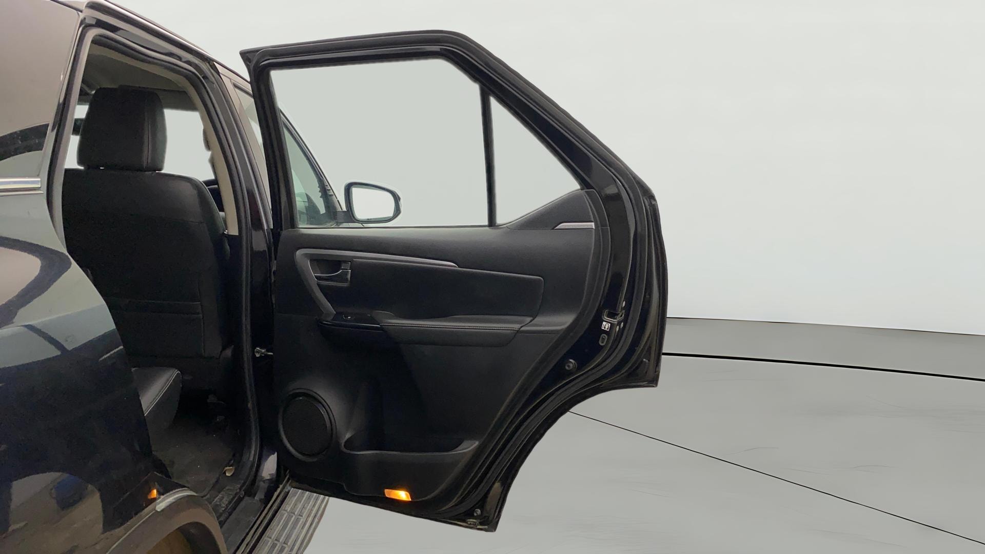 View 2021 Toyota Fortuner 2.8 4X2 MT Image 8 Used 2021 Toyota Fortuner 2.8 4X2 MT Image 8