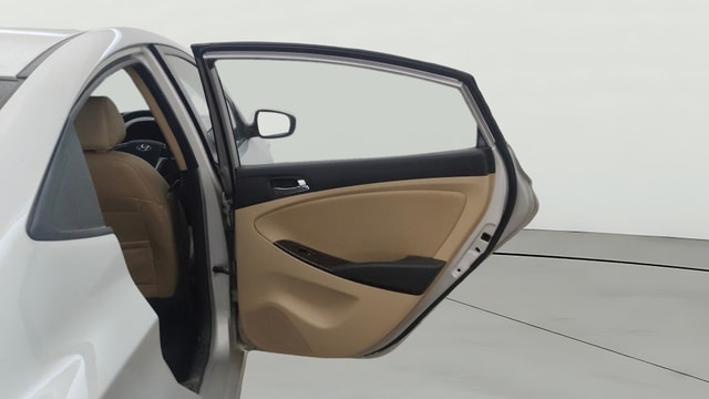 View Hyundai Fluidic Verna Image 7 Used Hyundai Fluidic Verna Image 7