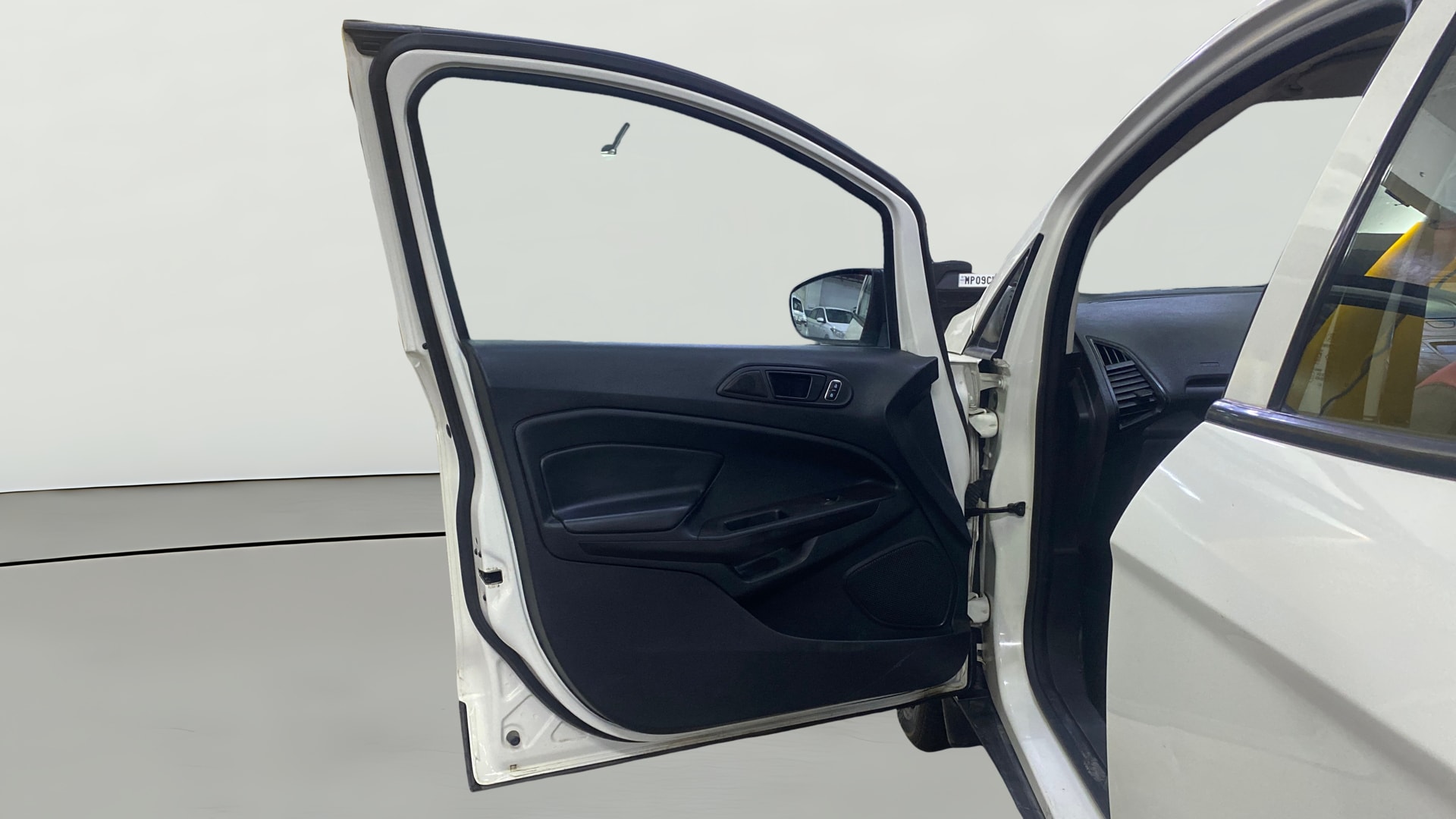 View 2020 Ford EcoSport 1.5 TDCi Diesel Ambiente BS IV Image 30 Used 2020 Ford EcoSport 1.5 TDCi Diesel Ambiente BS IV Image 30