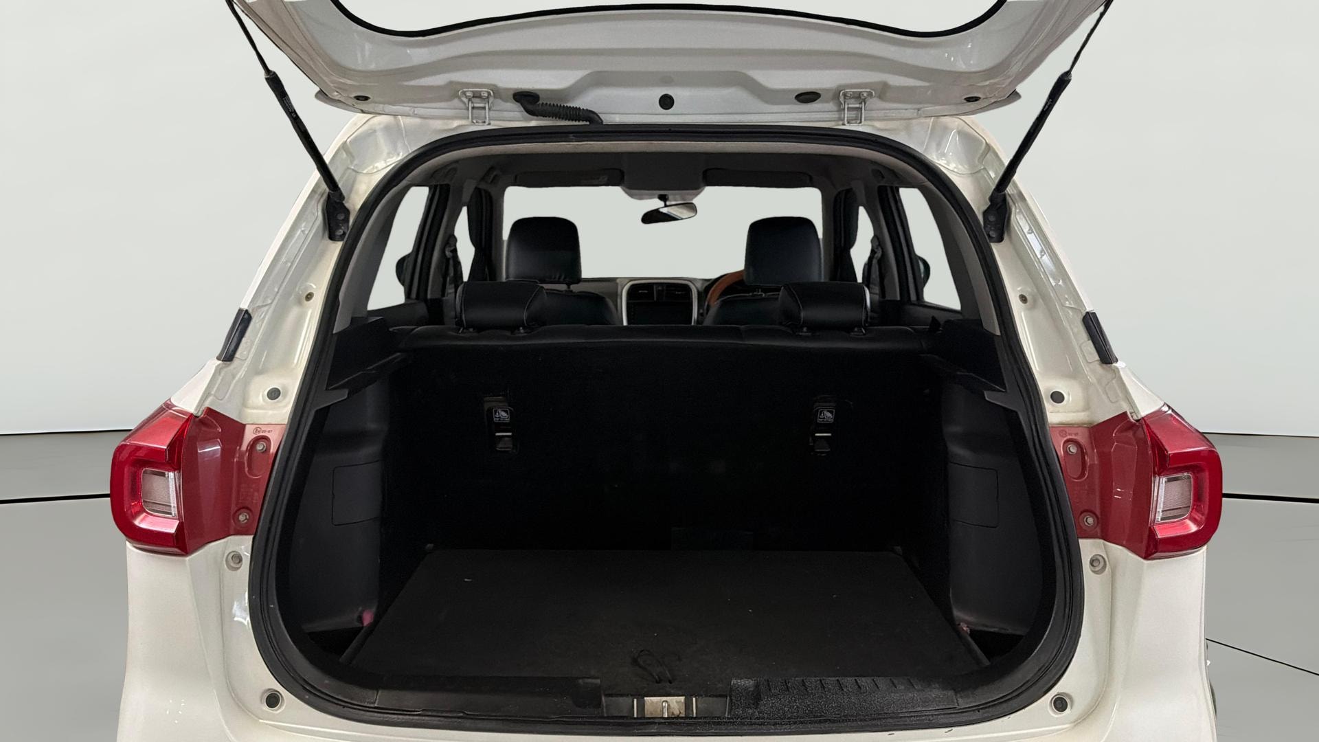 View 2022 Toyota Urban Cruiser Mid MT Image 37 Used 2022 Toyota Urban Cruiser Mid MT Image 37
