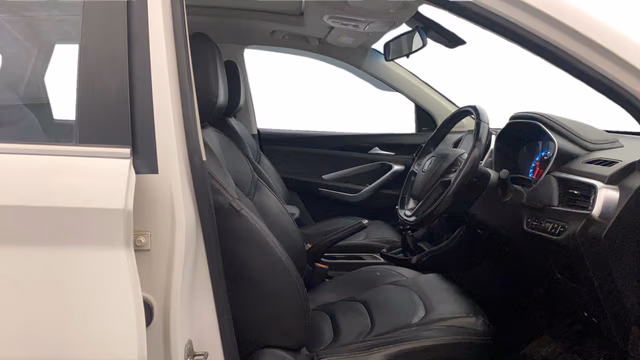 View MG Hector Image 19 Used MG Hector Image 19