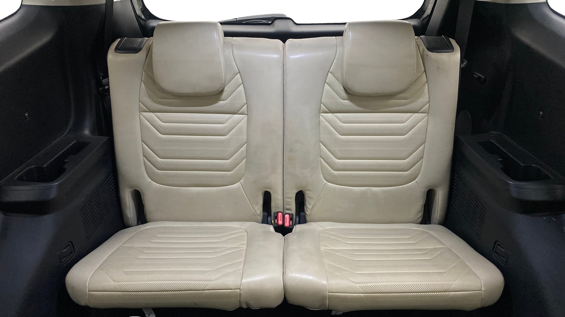 View 2022 Kia Carens Luxury Plus 1.5 AT Diesel 7 STR Image 13 Used 2022 Kia Carens Luxury Plus 1.5 AT Diesel 7 STR Image 13