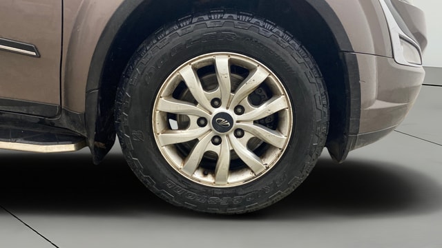 View Mahindra XUV500 Image 46 Used Mahindra XUV500 Image 46