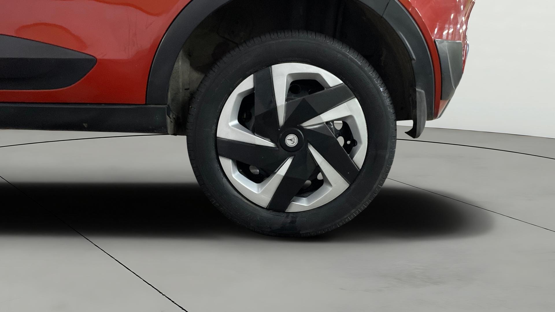 View 2018 Tata Nexon Revotorq XM Image 7 Used 2018 Tata Nexon Revotorq XM Image 7