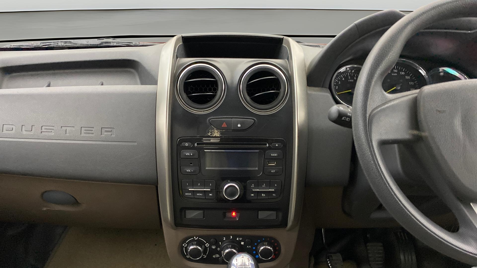 View 2016 Renault Duster Petrol RXL Image 17 Used 2016 Renault Duster Petrol RXL Image 17
