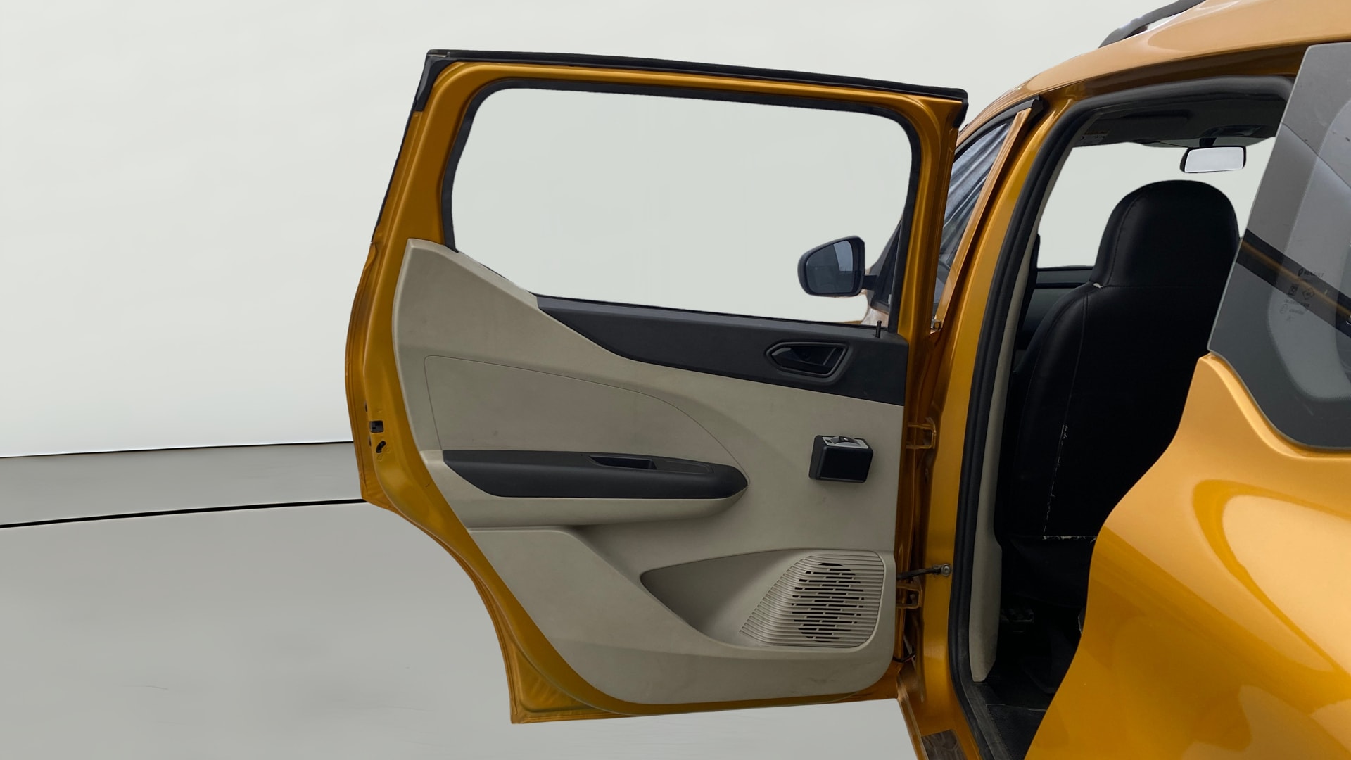 View 2020 Renault Triber RXE Image 23 Used 2020 Renault Triber RXE Image 23