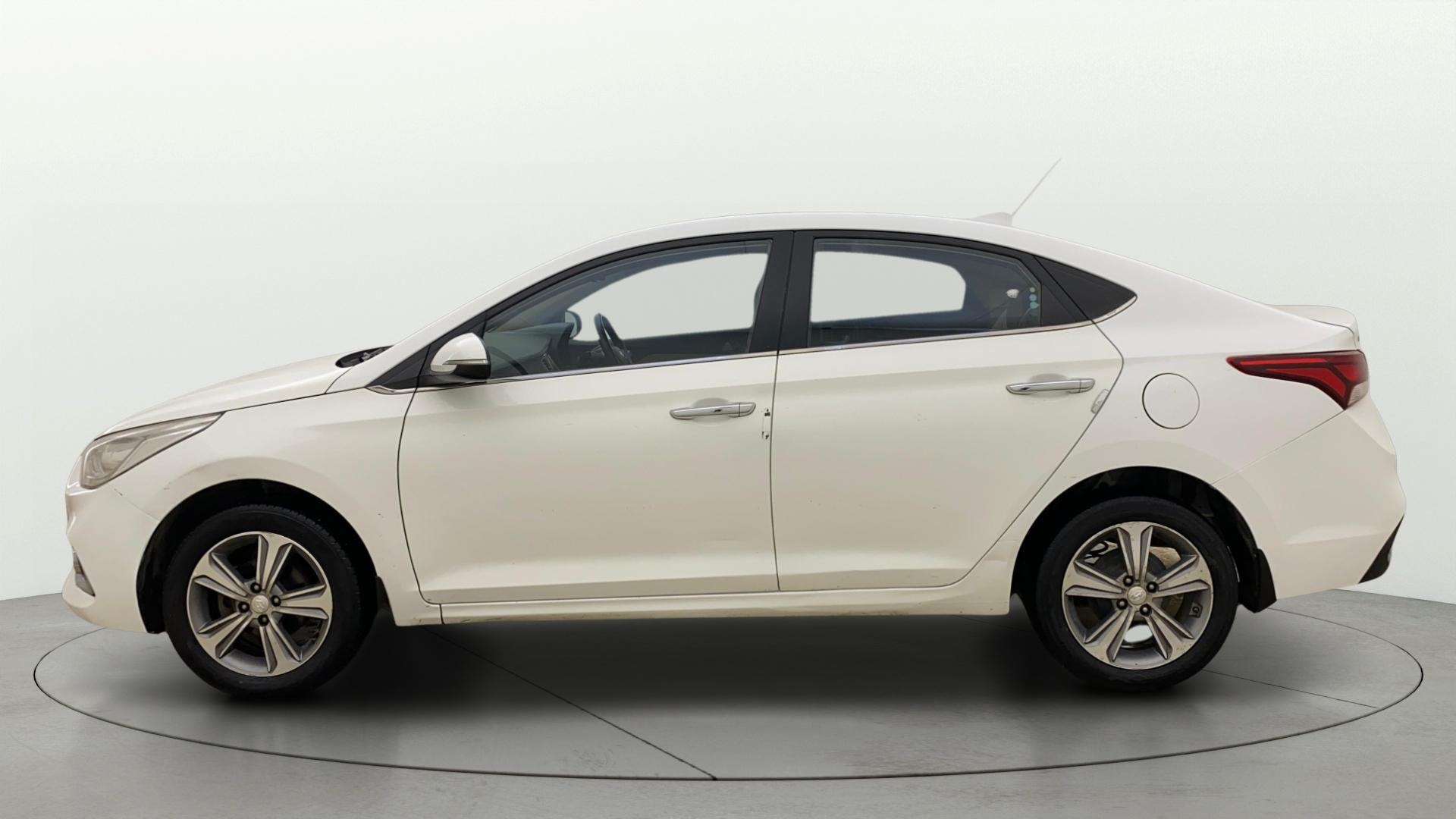 View 2019 Hyundai Verna 1.4 VTVT E Image 6 Used 2019 Hyundai Verna 1.4 VTVT E Image 6