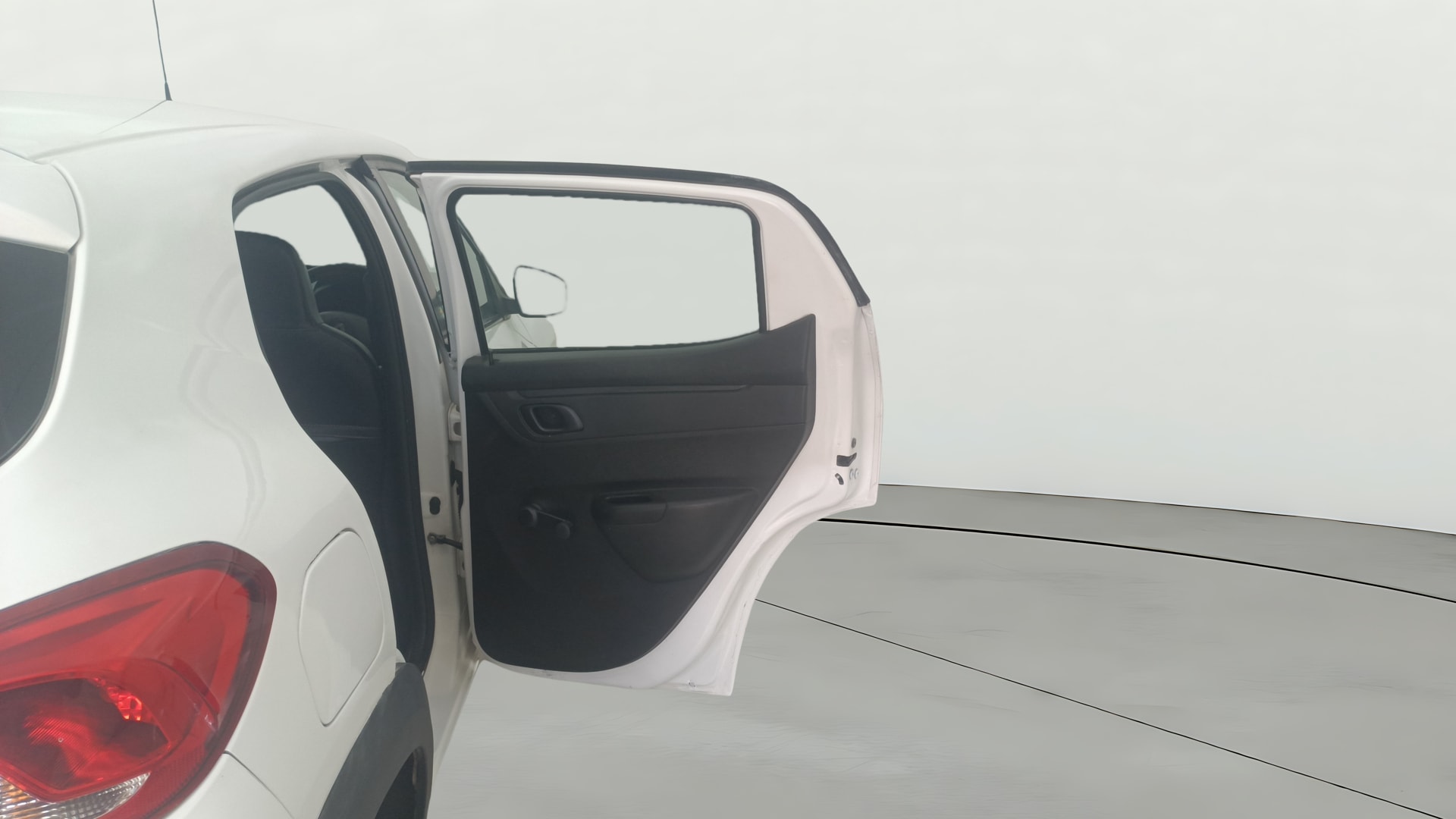 View 2017 Renault Kwid RXT 1.0 Image 7 Used 2017 Renault Kwid RXT 1.0 Image 7