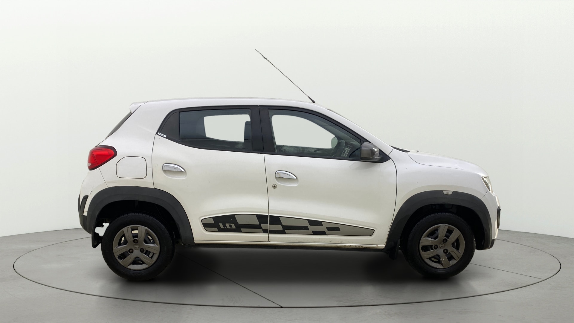 View 2017 Renault Kwid RXL 1.0 AMT BS IV Image 8 Used 2017 Renault Kwid RXL 1.0 AMT BS IV Image 8