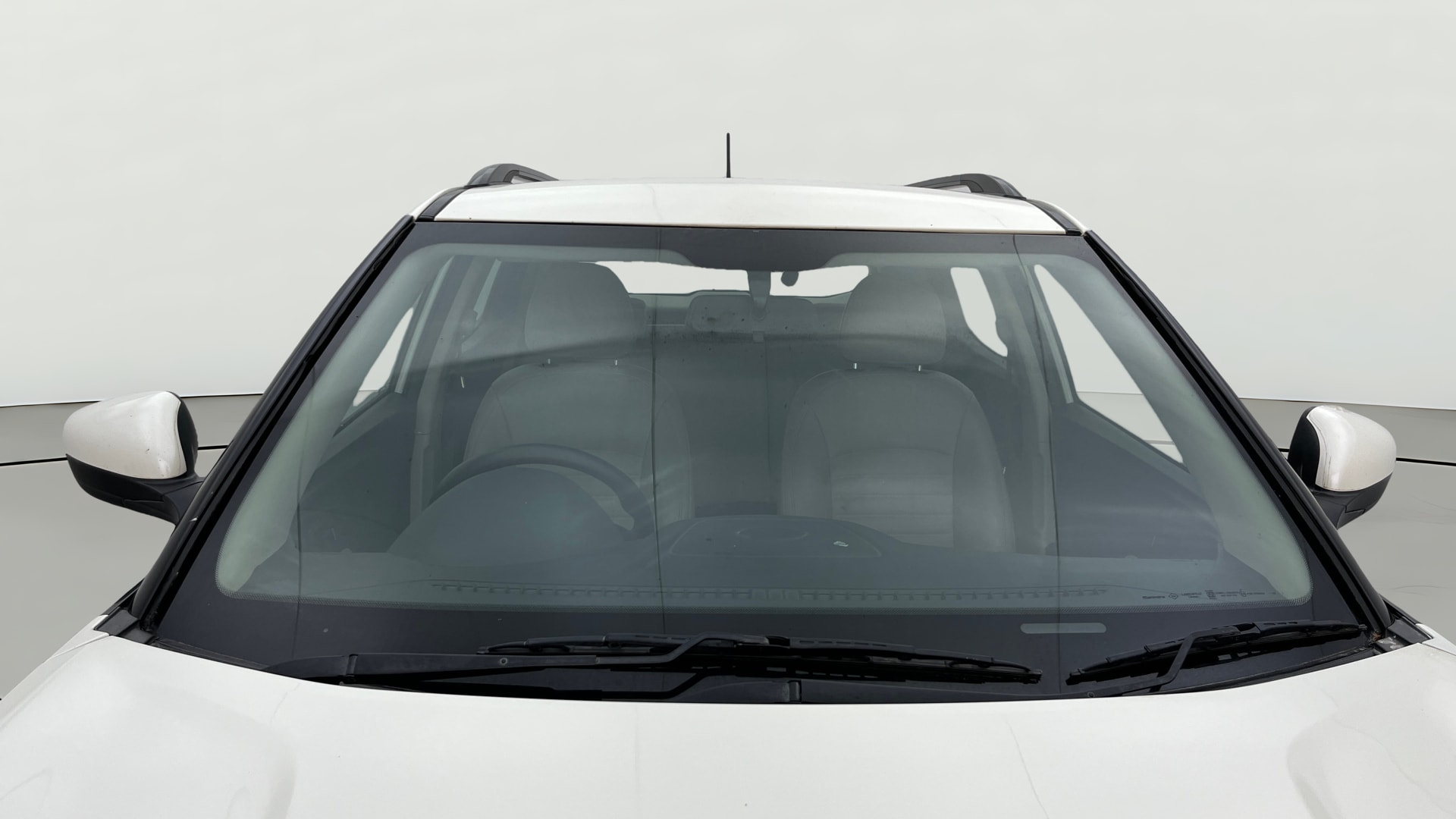 View 2021 Mahindra XUV300 W4 Petrol BS IV Image 30 Used 2021 Mahindra XUV300 W4 Petrol BS IV Image 30