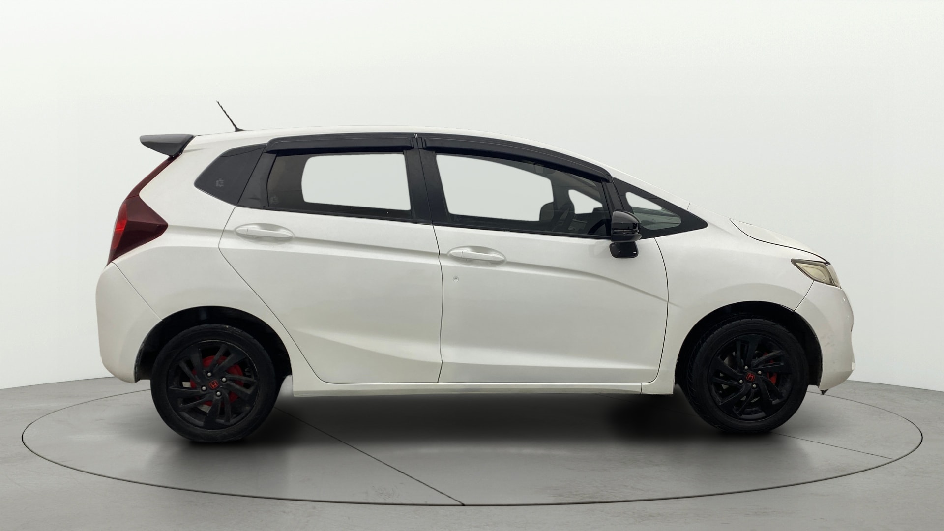 View 2018 Honda Jazz E MT Diesel Image 8 Used 2018 Honda Jazz E MT Diesel Image 8