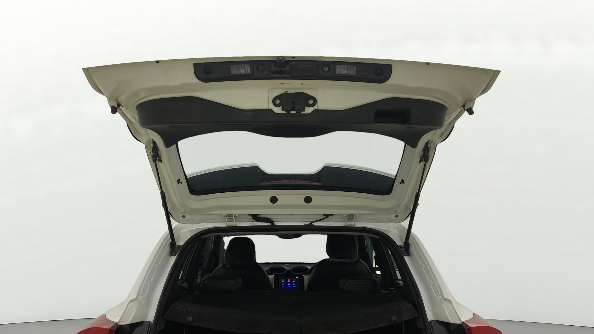 View 2022 Nissan Magnite XV Image 32 Used 2022 Nissan Magnite XV Image 32