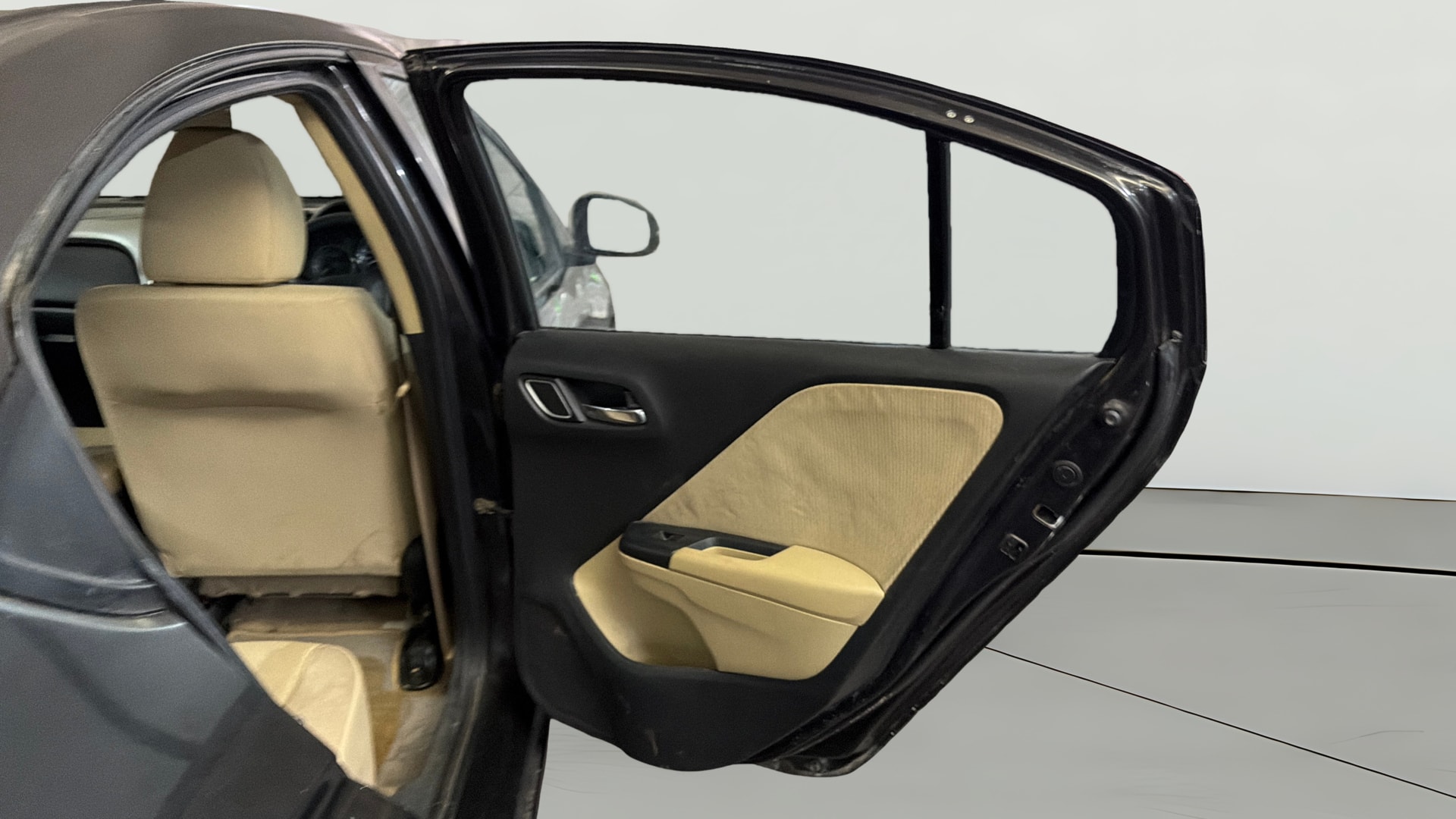 View 2017 Honda City ZX MT Diesel Anniversary Edition Image 8 Used 2017 Honda City ZX MT Diesel Anniversary Edition Image 8