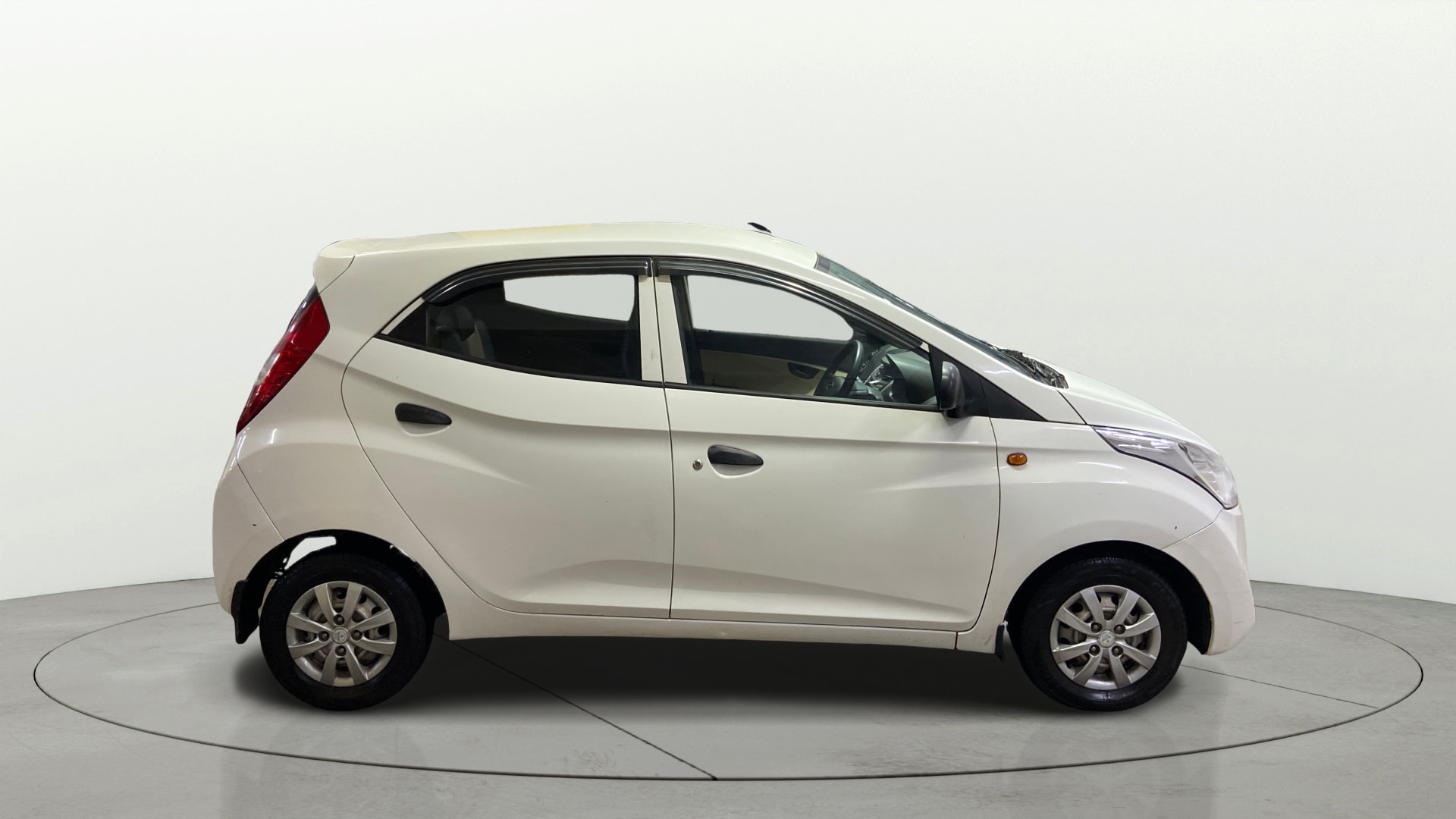 View 2016 Hyundai EON Era Plus Image 8 Used 2016 Hyundai EON Era Plus Image 8