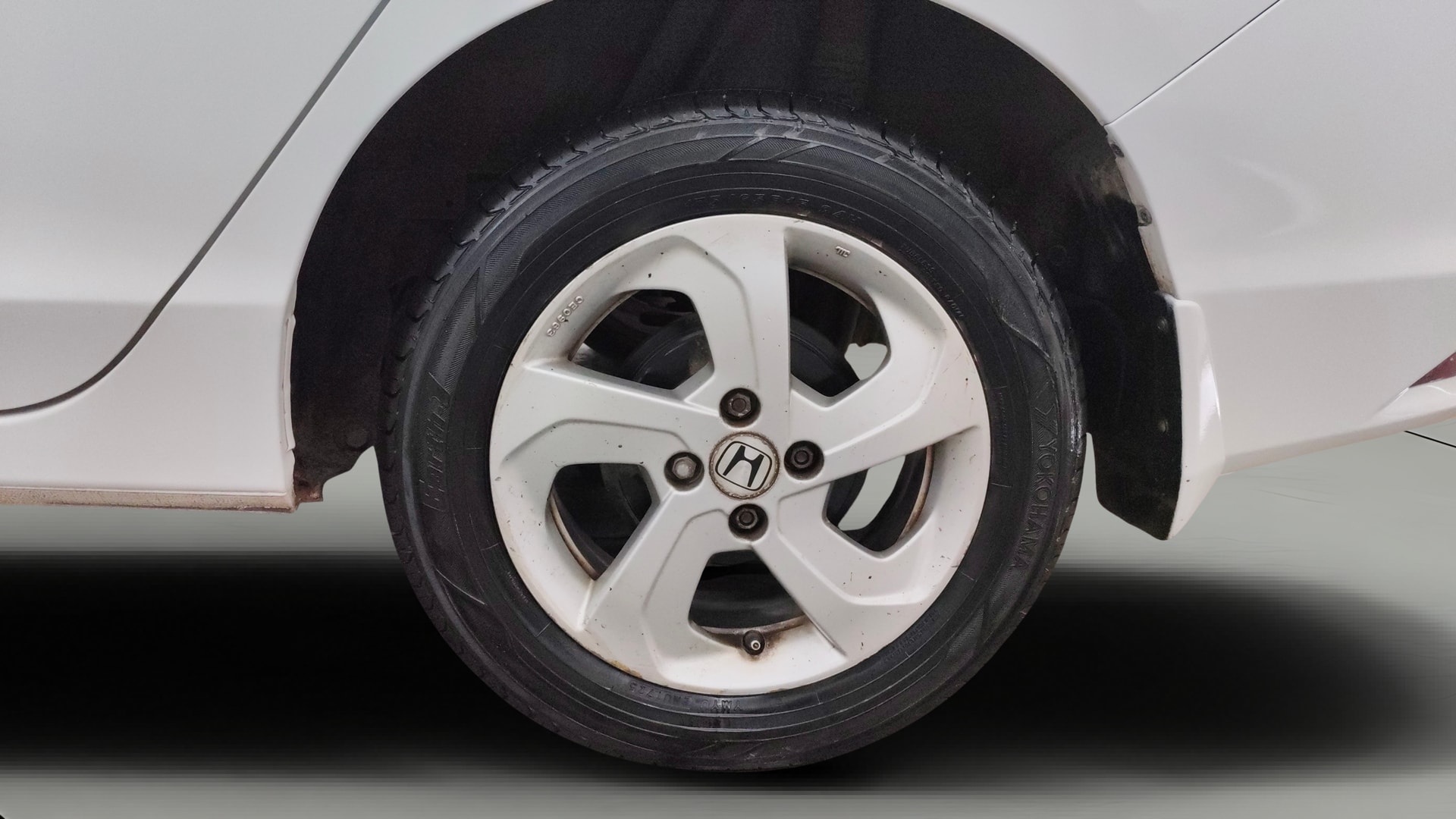 View 2015 Honda City ZX MT Diesel Anniversary Edition Image 11 Used 2015 Honda City ZX MT Diesel Anniversary Edition Image 11
