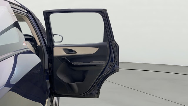 View Mahindra XUV700 Image 6 Used Mahindra XUV700 Image 6