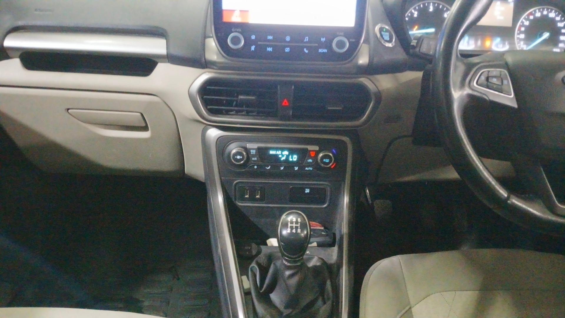 View 2021 Ford EcoSport 1.5 TDCi Diesel Ambiente BS IV Image 17 Used 2021 Ford EcoSport 1.5 TDCi Diesel Ambiente BS IV Image 17