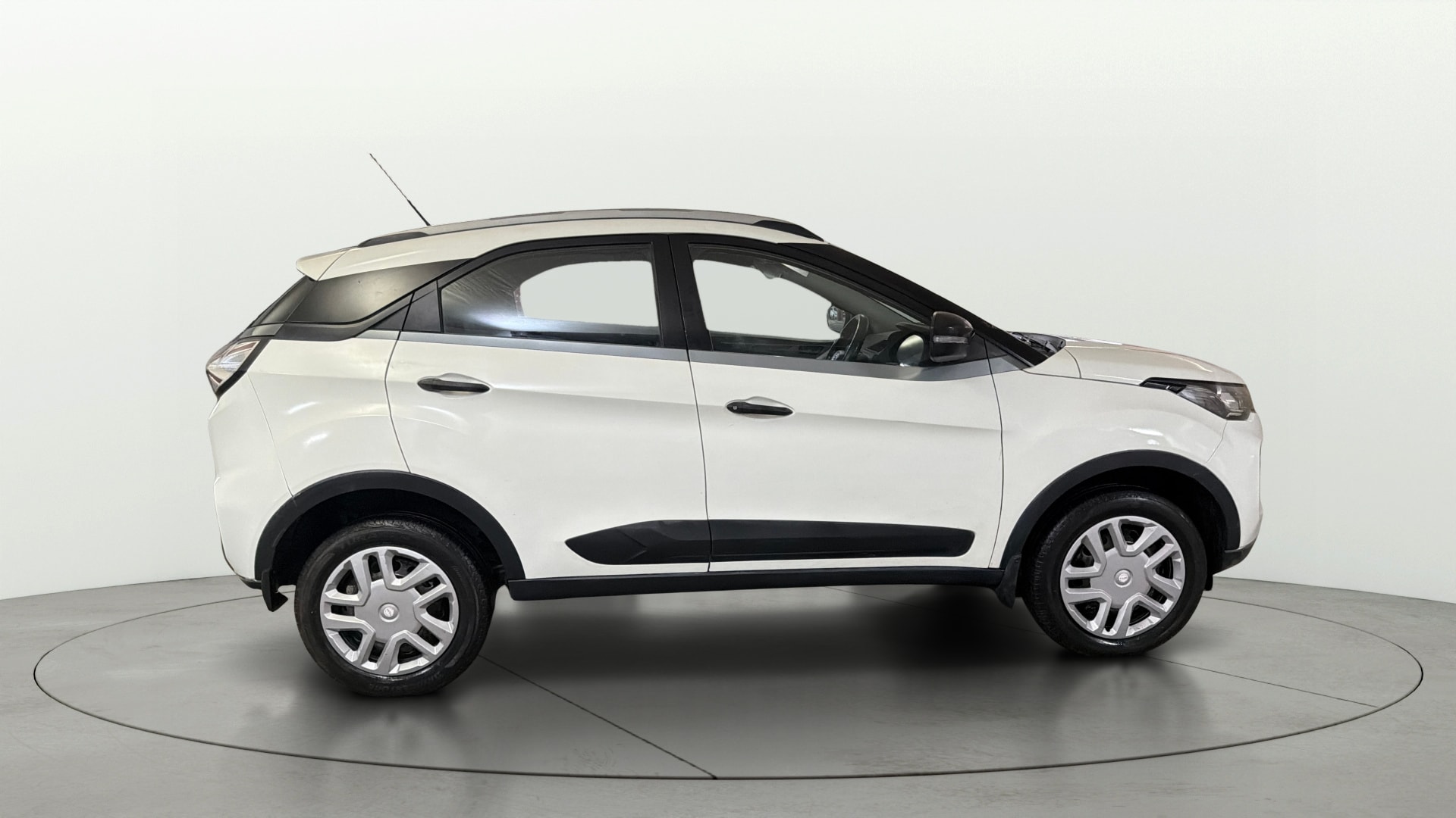 View 2020 Tata Nexon Revotron XM Image 8 Used 2020 Tata Nexon Revotron XM Image 8