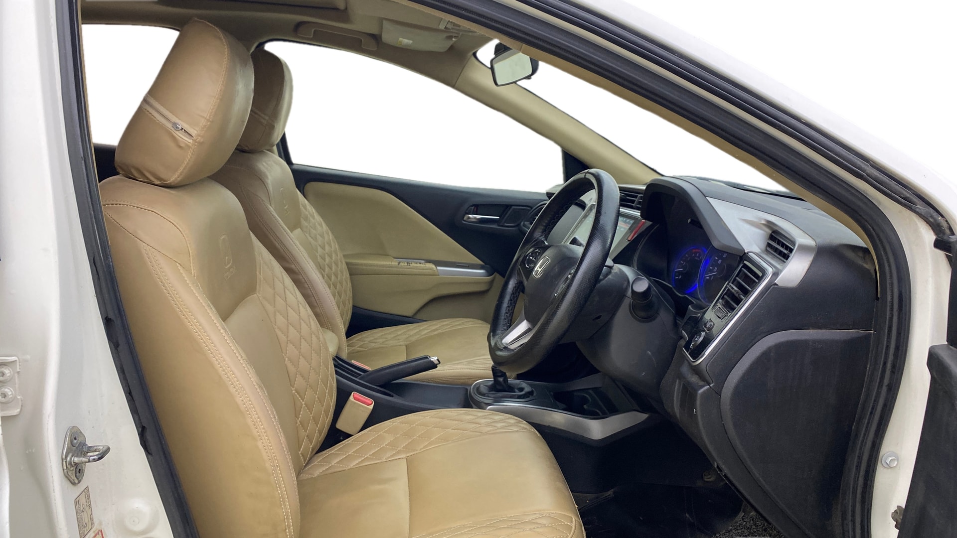 View 2015 Honda City ZX MT Diesel Anniversary Edition Image 18 Used 2015 Honda City ZX MT Diesel Anniversary Edition Image 18