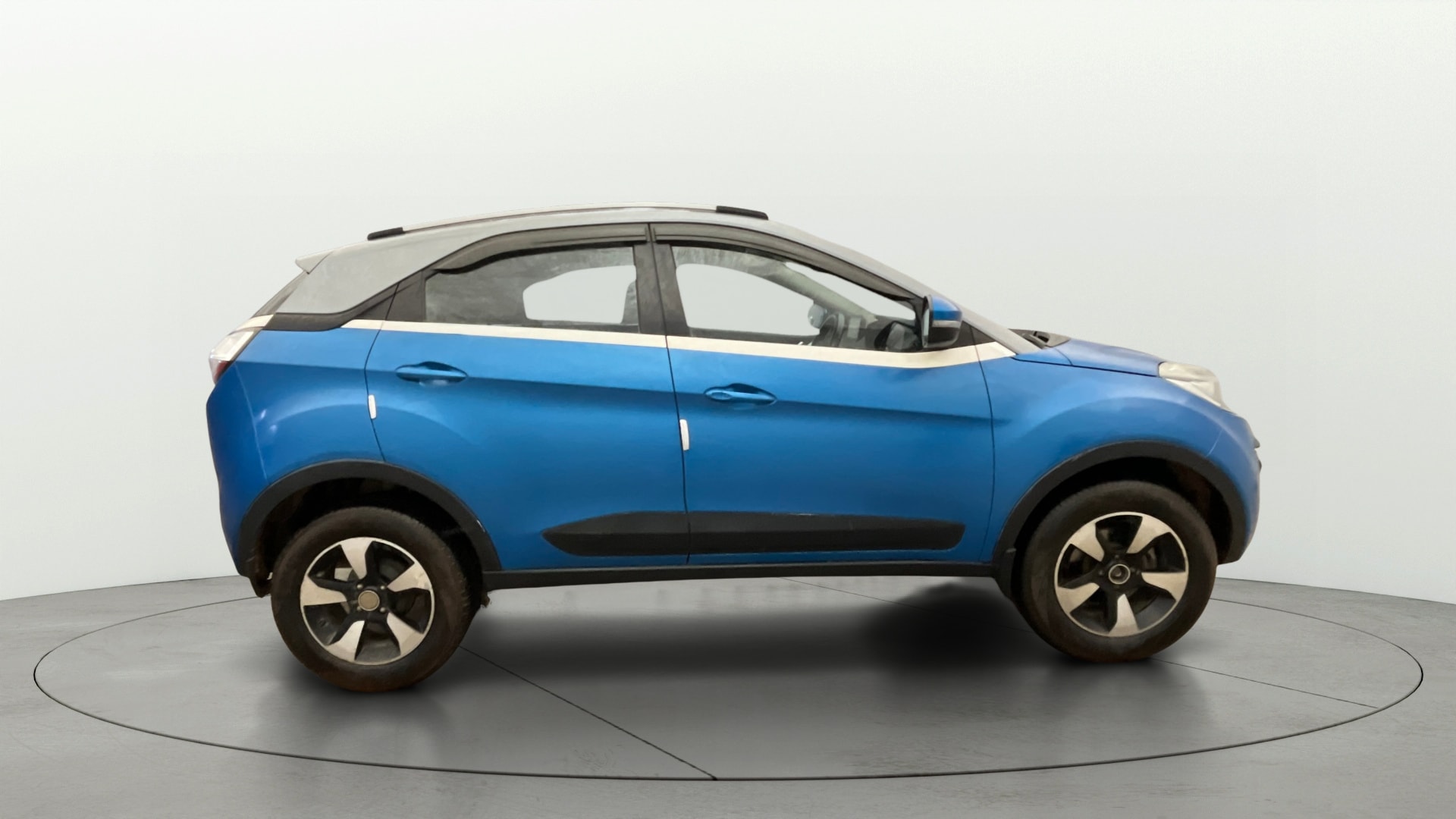 View 2018 Tata Nexon Revotron XE Image 27 Used 2018 Tata Nexon Revotron XE Image 27