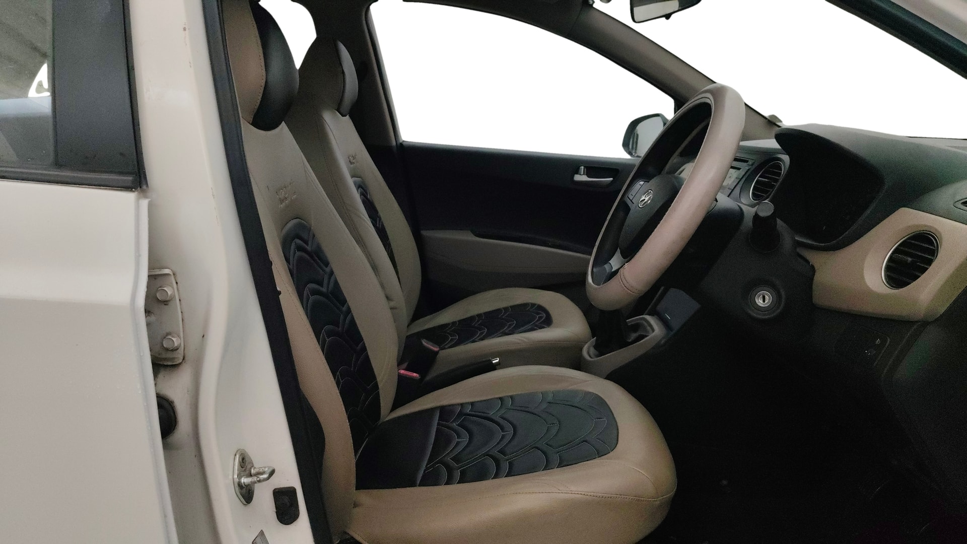 View 2014 Hyundai Xcent E Petrol Image 25 Used 2014 Hyundai Xcent E Petrol Image 25