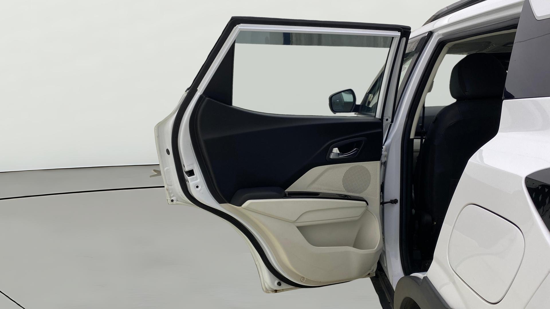 View 2025 Mahindra XUV 3XO AX5L 1.2 TGDi AT Image 23 Used 2025 Mahindra XUV 3XO AX5L 1.2 TGDi AT Image 23