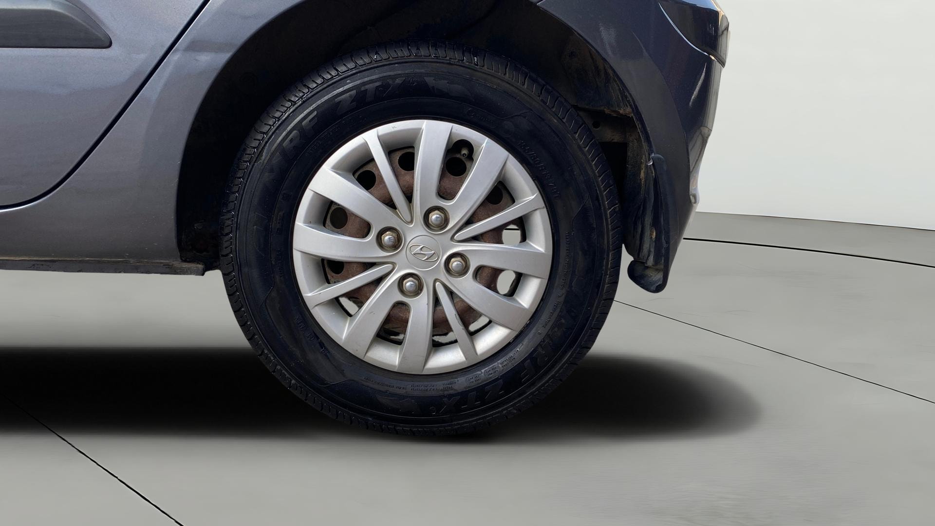 View 2014 Hyundai Grand i10 Sportz 1.2 Kappa Image 11 Used 2014 Hyundai Grand i10 Sportz 1.2 Kappa Image 11