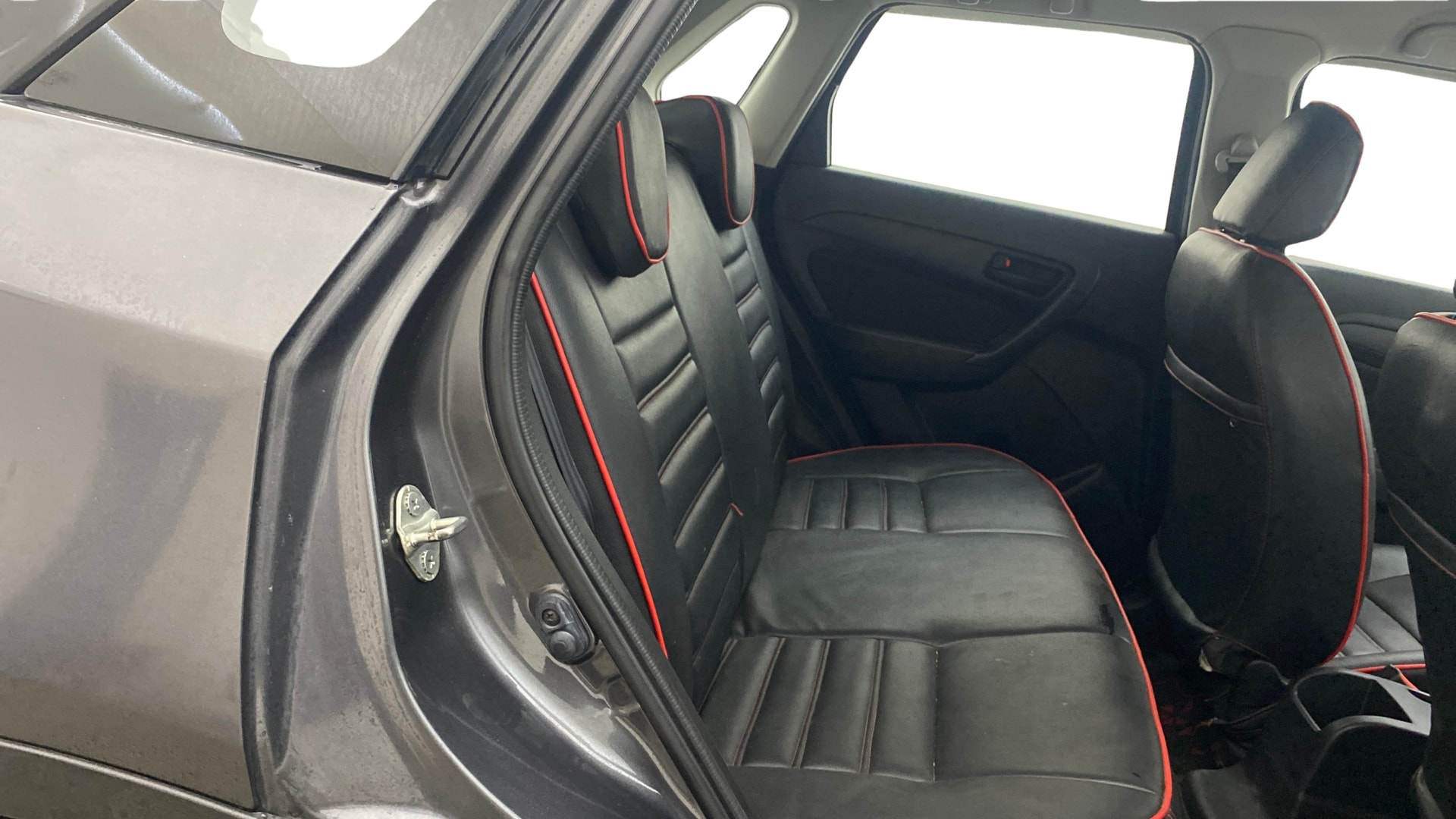 View 2019 Maruti Suzuki 1000 Base Variant Image 29 Used 2019 Maruti Suzuki 1000 Base Variant Image 29