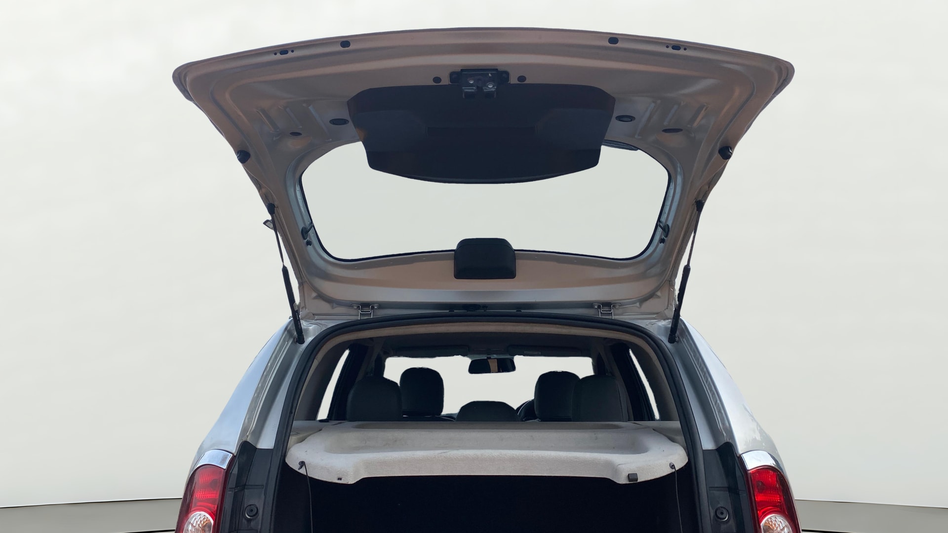 View 2015 Renault Duster Petrol RXL Image 31 Used 2015 Renault Duster Petrol RXL Image 31