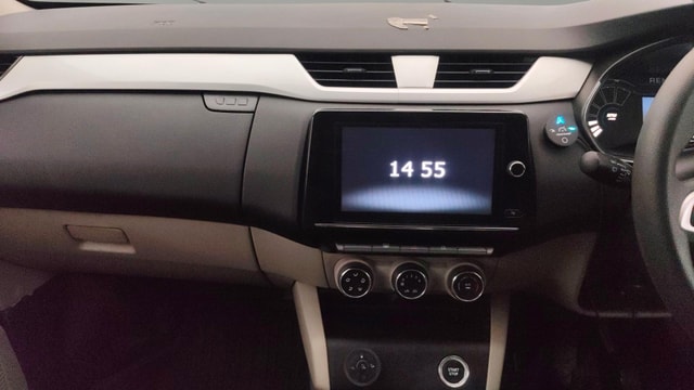 View Renault Triber Image 18 Used Renault Triber Image 18