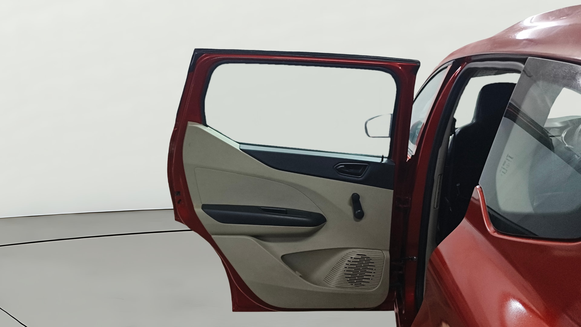 View 2020 Renault Triber RXE Image 23 Used 2020 Renault Triber RXE Image 23