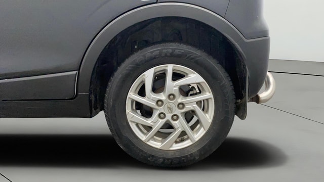 View Mahindra XUV300 Image 12 Used Mahindra XUV300 Image 12