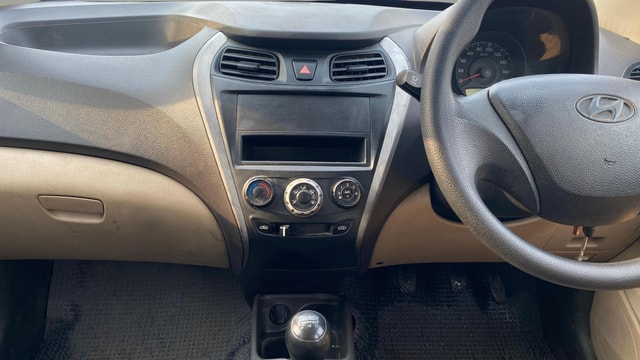 View Hyundai EON Image 17 Used Hyundai EON Image 17