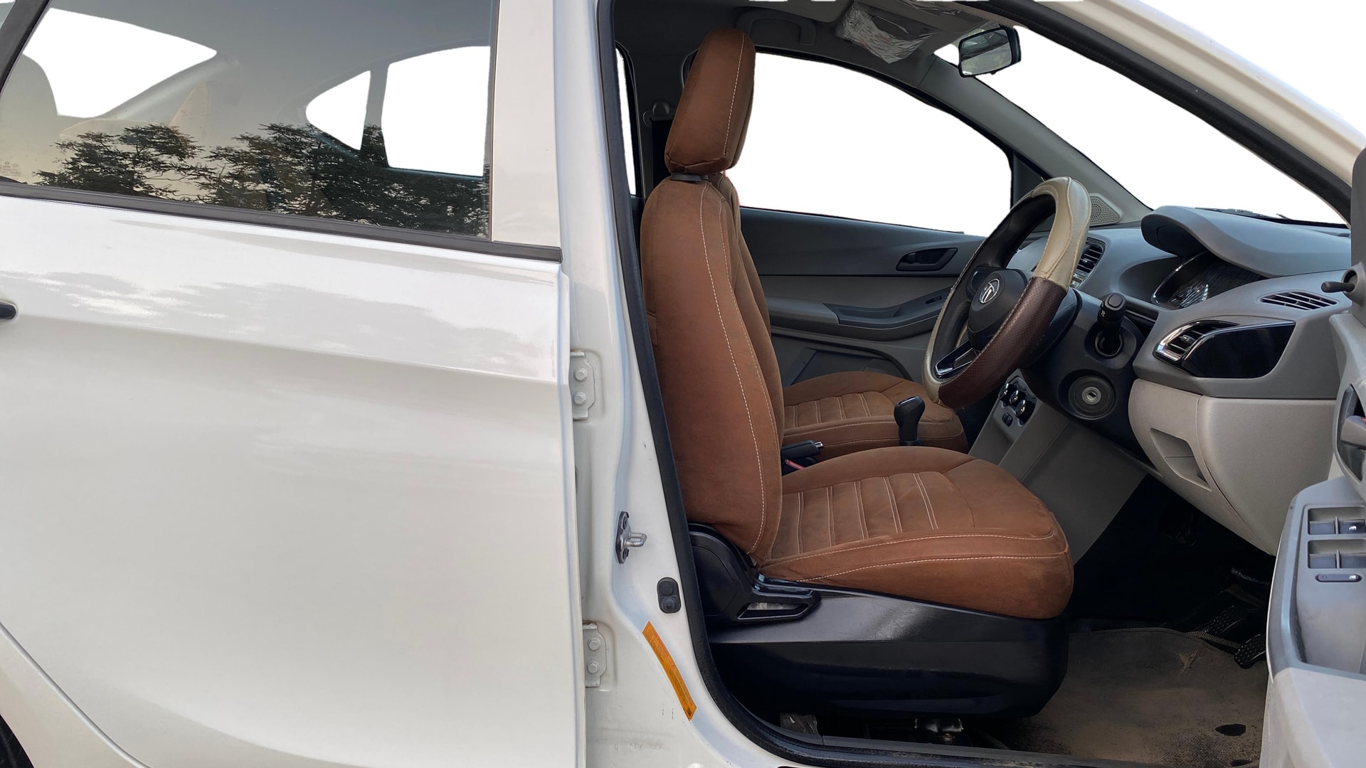 View 2023 Tata Tigor XE Diesel Image 25 Used 2023 Tata Tigor XE Diesel Image 25