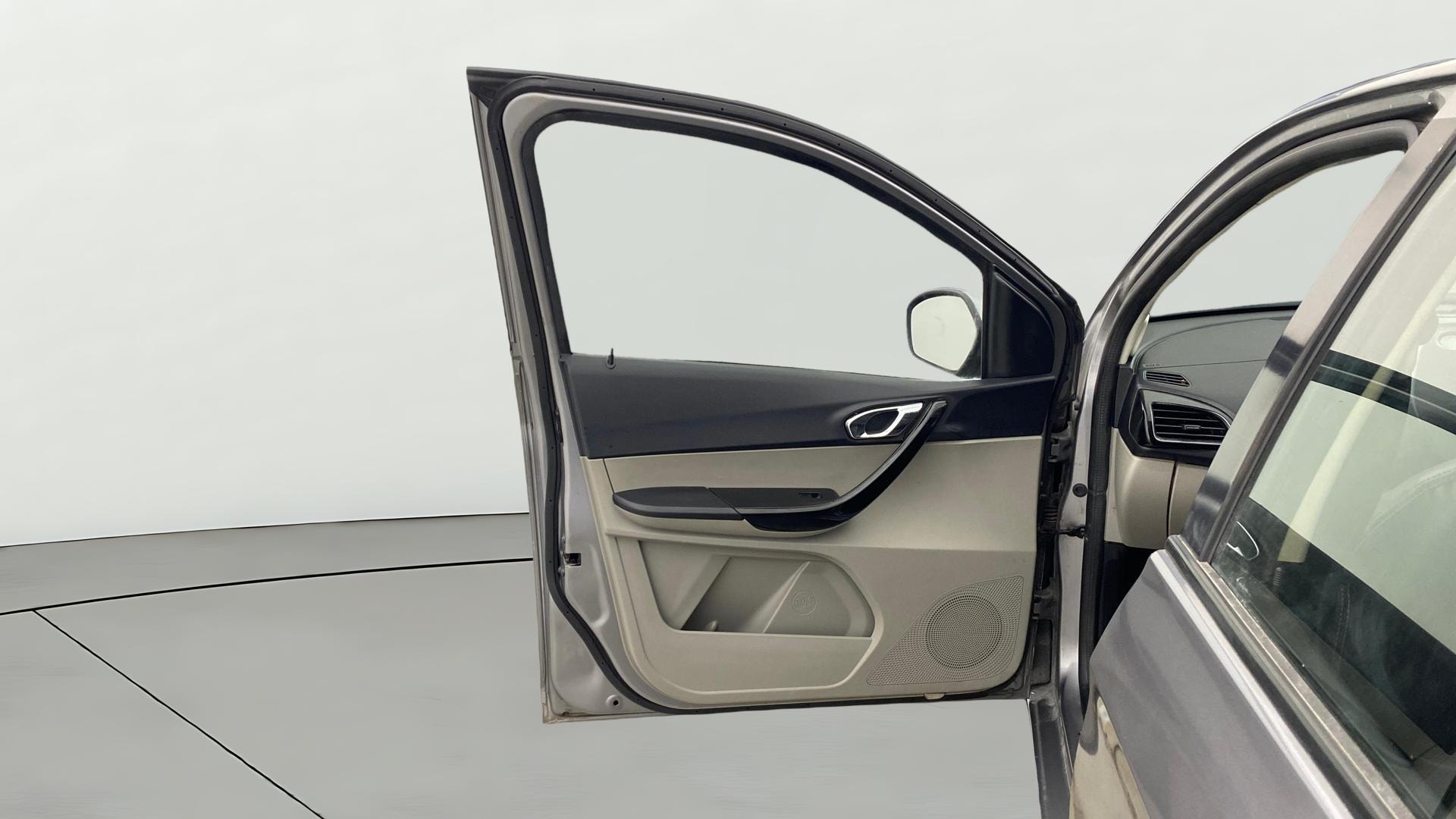 View 2019 Tata Tiago Revotorq XB Image 30 Used 2019 Tata Tiago Revotorq XB Image 30