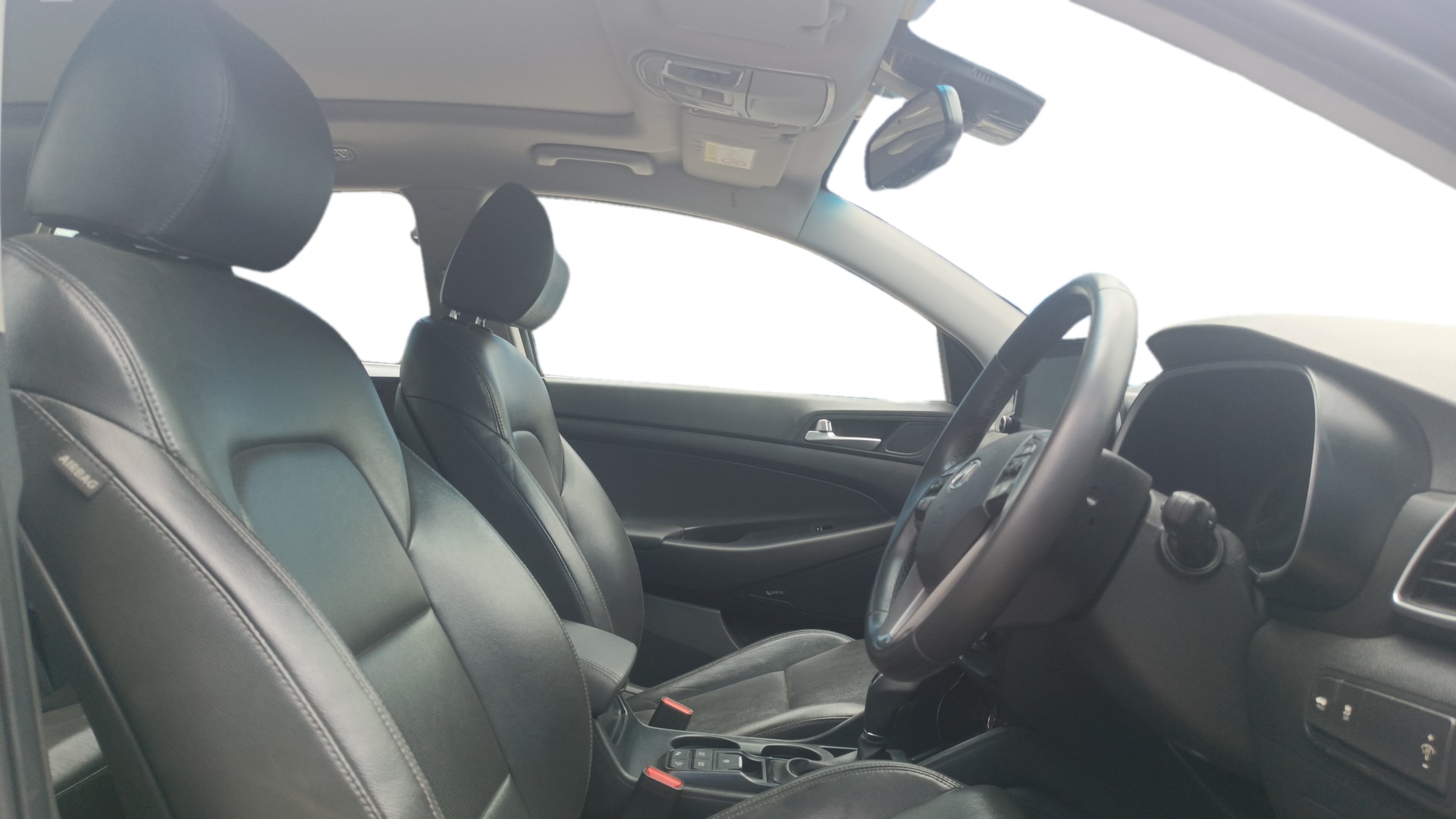 View 2020 Hyundai Tucson R 2.0 6-Speed Automatic GL BS IV Image 18 Used 2020 Hyundai Tucson R 2.0 6-Speed Automatic GL BS IV Image 18