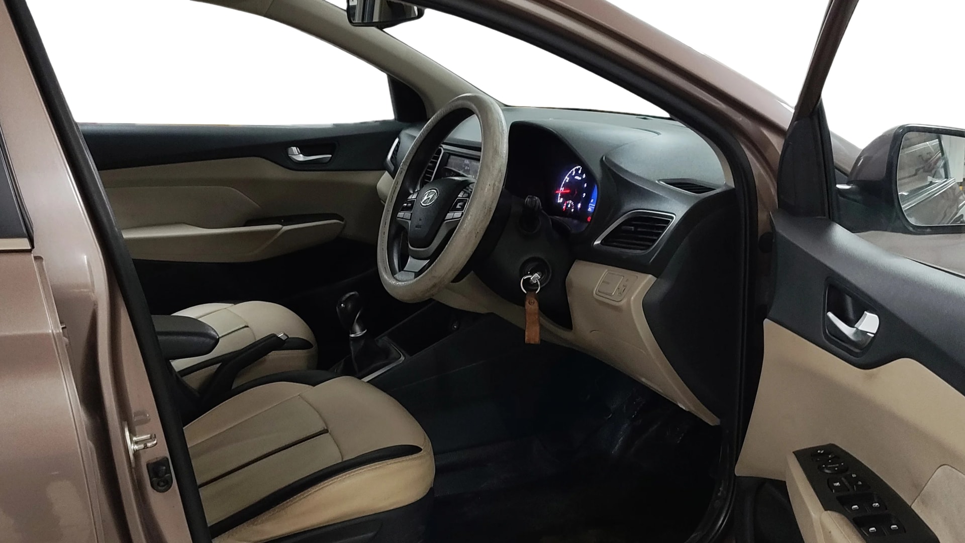 View 2018 Hyundai Verna 1.6 VTVT SX Image 27 Used 2018 Hyundai Verna 1.6 VTVT SX Image 27