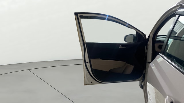View Hyundai Xcent Image 30 Used Hyundai Xcent Image 30