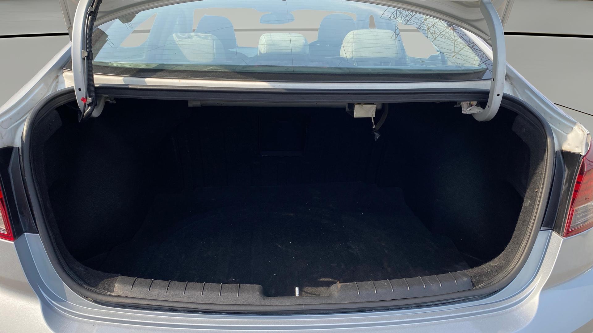View 2022 Hyundai Elantra 1.6 CRDi S Image 40 Used 2022 Hyundai Elantra 1.6 CRDi S Image 40