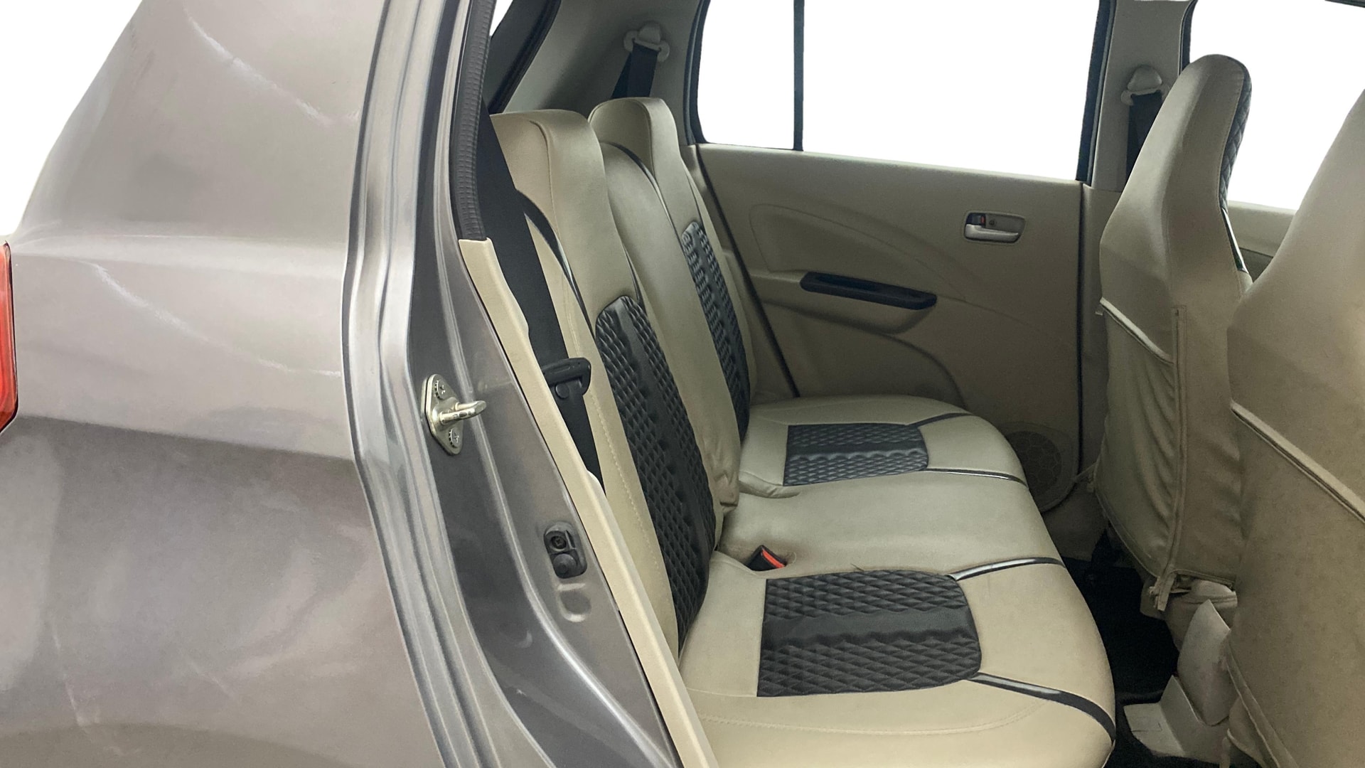 View 2018 Maruti Suzuki 1000 Base Variant Image 29 Used 2018 Maruti Suzuki 1000 Base Variant Image 29